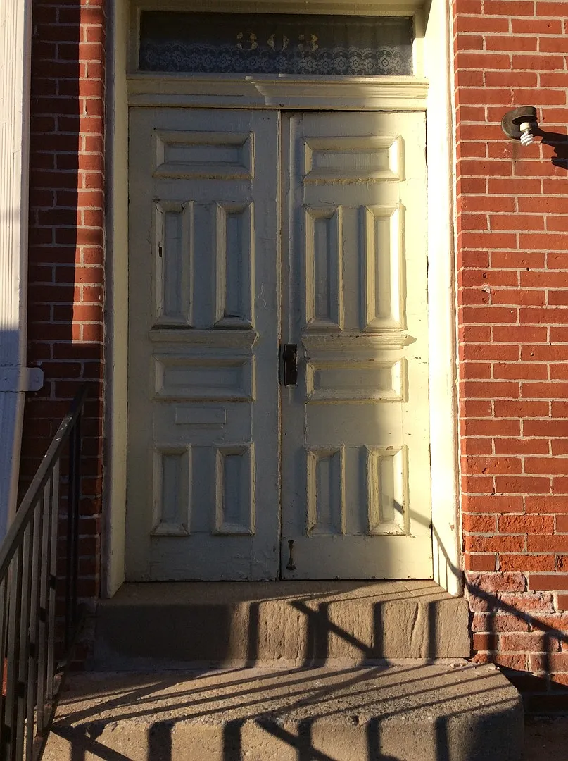 Spacious 2 Bedroom in Oldetowne East-York City SD — Photo 1