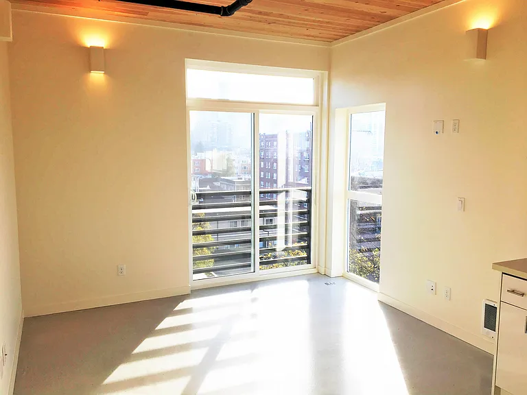 611 E Howell St #502 — Photo 9