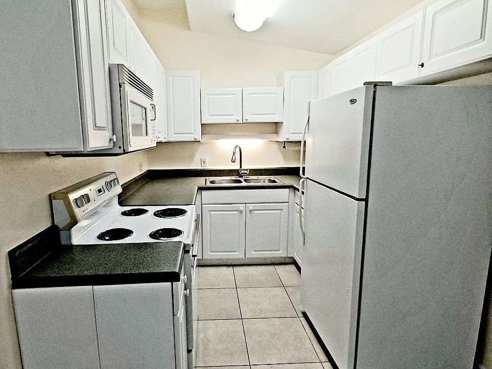 Ample cabinet space