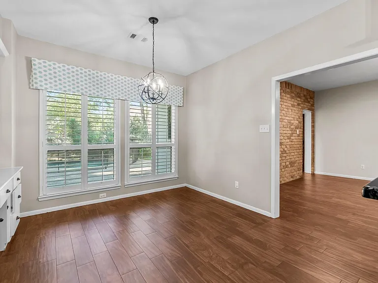 7 Elwood Hills Ct — Photo 15