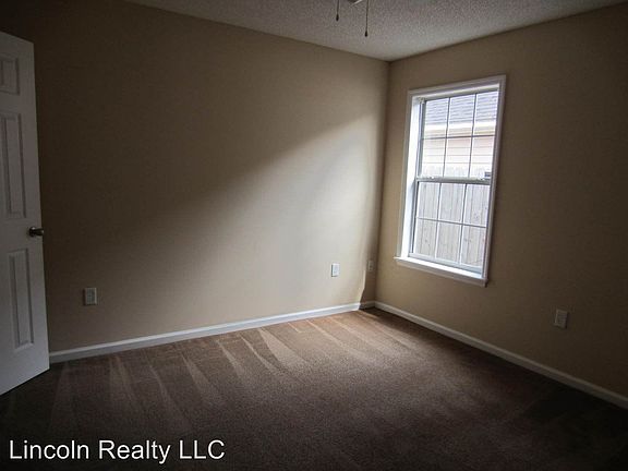 3rd image of 3113 Vanelle Dr