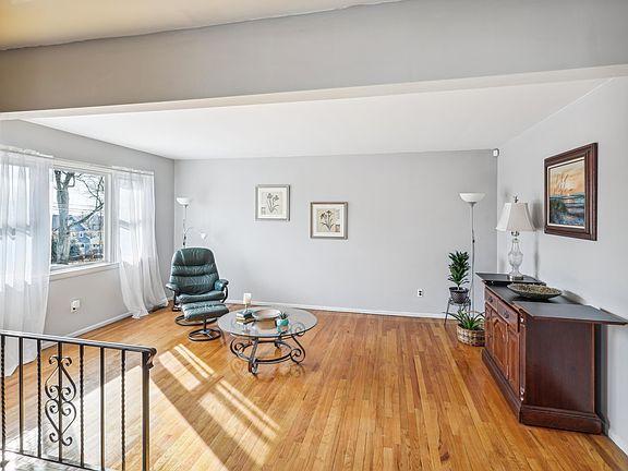 3rd image of 40A Overlook Ave