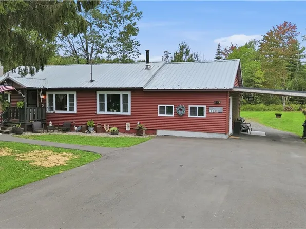215 Spruce Dr N, Little Falls, NY 13365