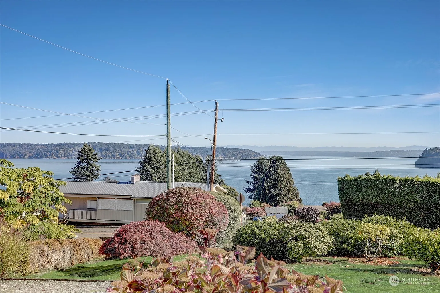 7018 Soundview Drive photo 1
