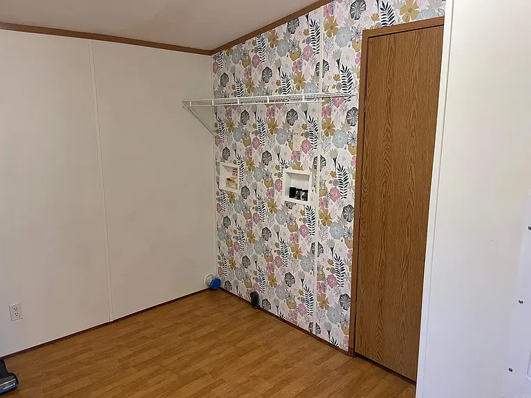 301 E Shelton Ave — Photo 14