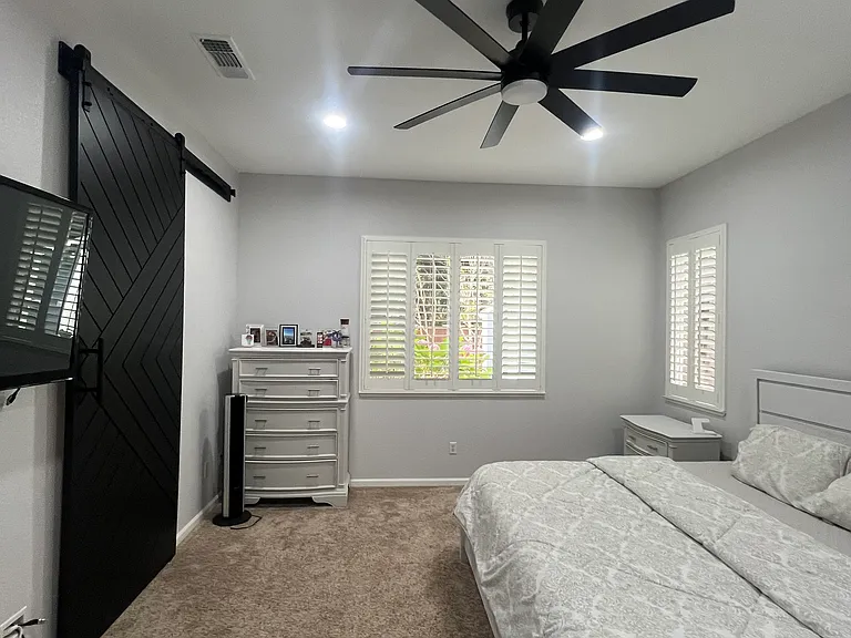466 Mountain Meadows Dr — Photo 16