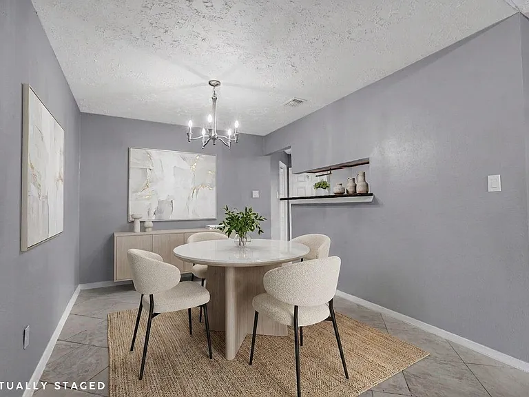 13915 Old Village Ln — Photo 4