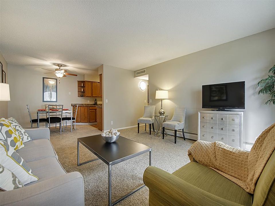 Oakwood 17600 14th Ave N Plymouth MN Zillow