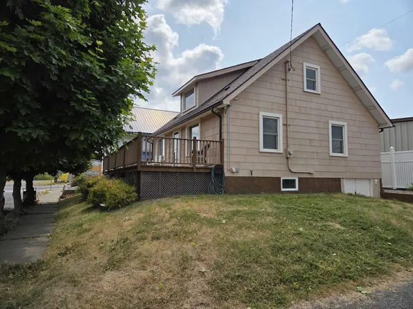 110 W Connell St #104, Tekoa, WA 99033