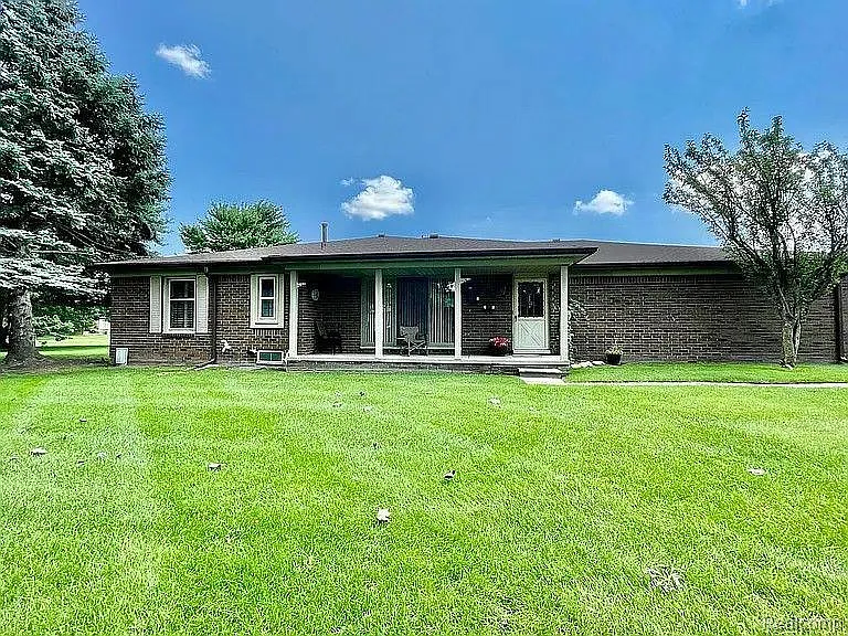 49345 Winchester Ct photo 1