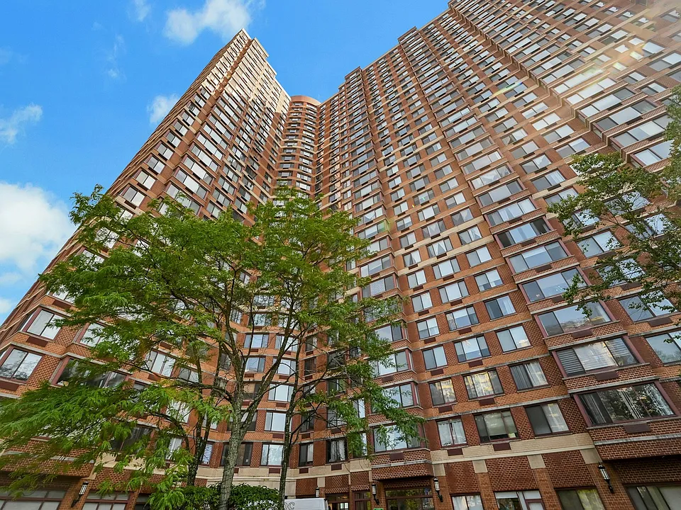 100 Old Palisade Rd #10