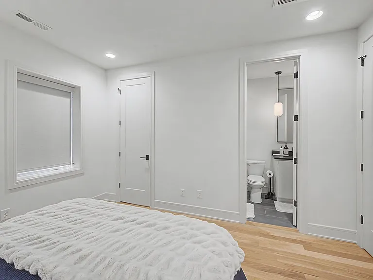 1109 Bate Ave #2 — Photo 23