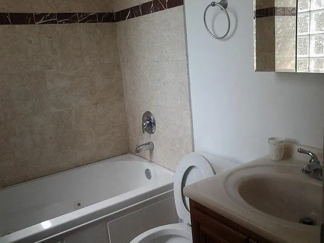 3553 W Ainslie St — Photo 2