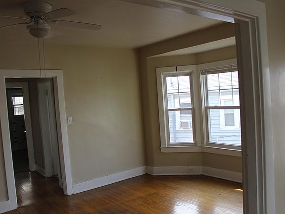 3rd image of 1734 Deerwood Ave APT 4