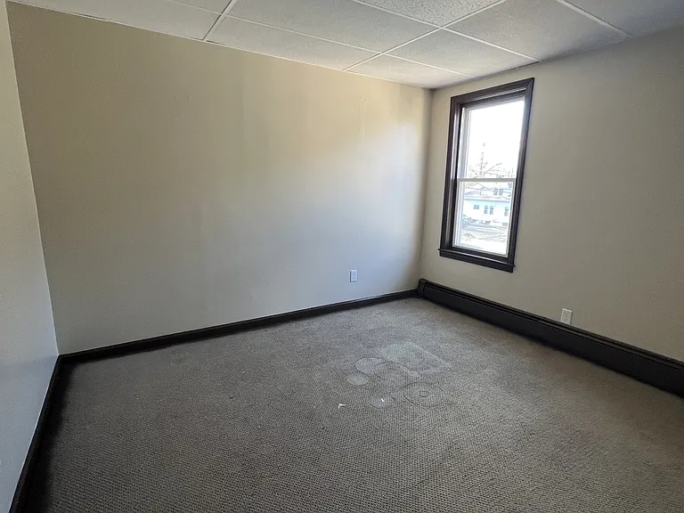 17 Jewel Ave — Photo 6