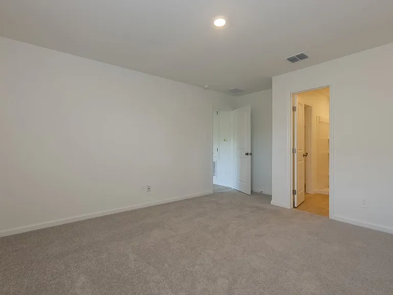 447 Artemis St — Photo 9