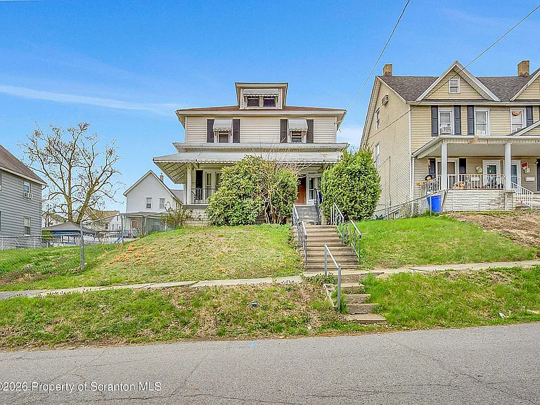 1425 Church Ave — Photo 21