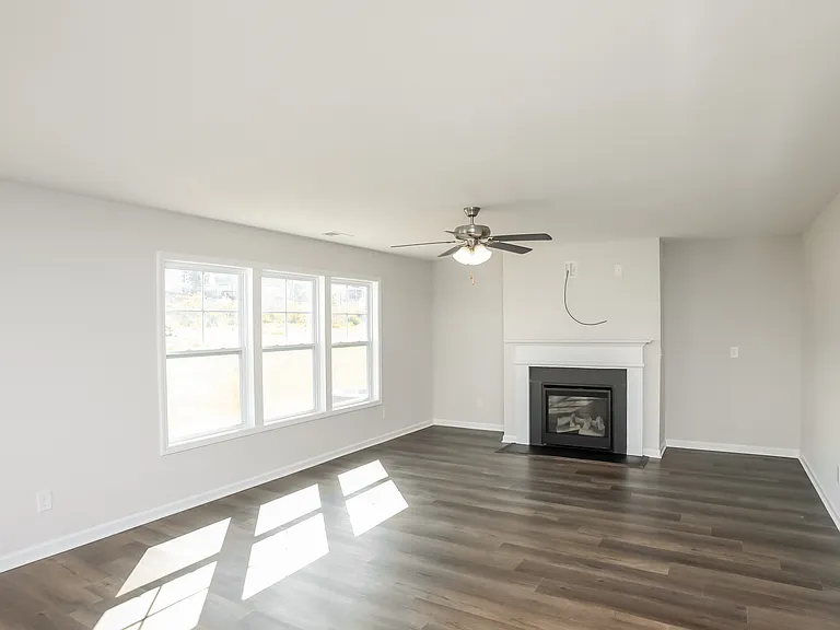 1021 Winter Way — Photo 2