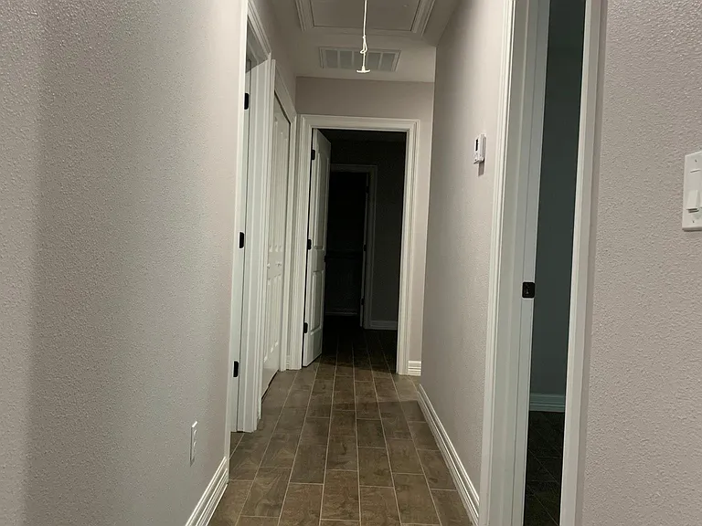 3500 Avenue H #B — Photo 11