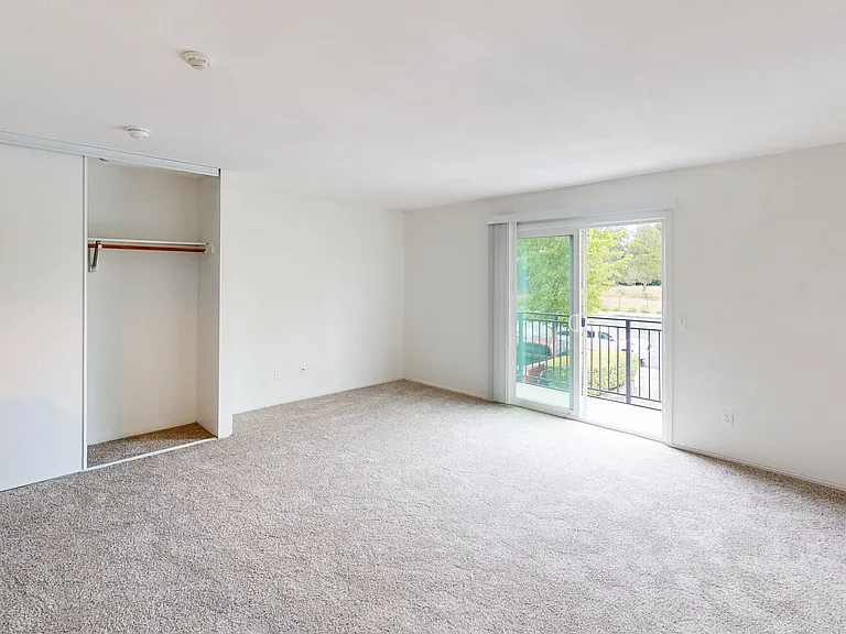 885 Broadway #15 — Photo 8
