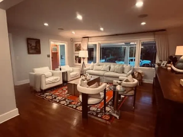802 N Park Ave #Id1375235p, Fayetteville, AR 72701