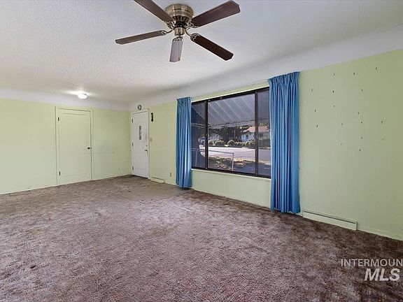 5th image of 812 9th Ave E