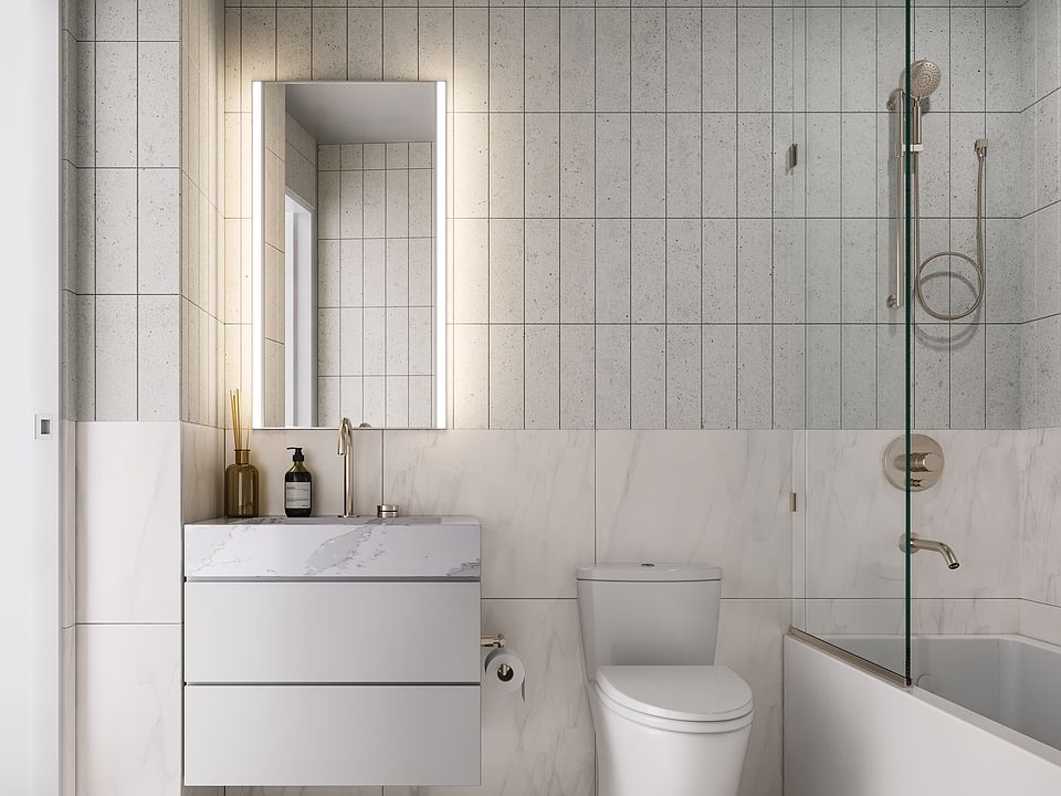 City Suite- Bath