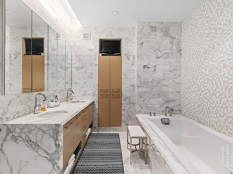310 E 53rd St #16C — Photo 8