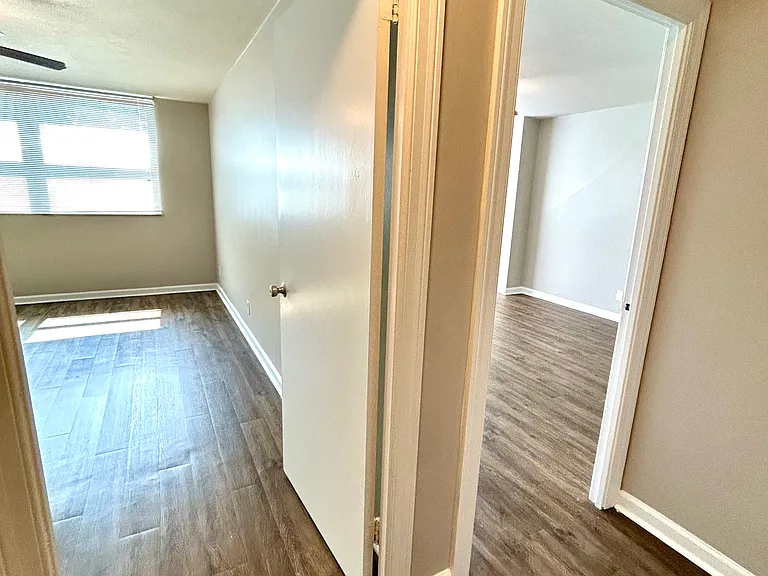 Continental Condos by Charlotte Management — Photo 12