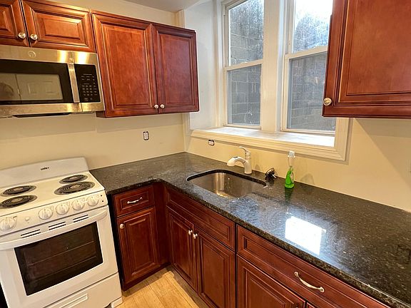 3rd image of 22 Hilliard Ave