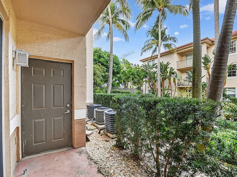 1805 N Flagler Dr #115 — Photo 21