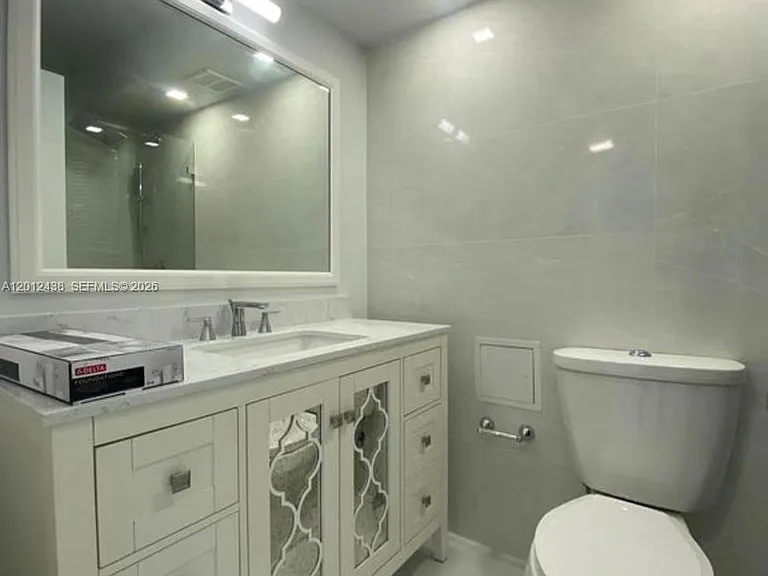 6039 Collins Ave #1033 — Photo 19