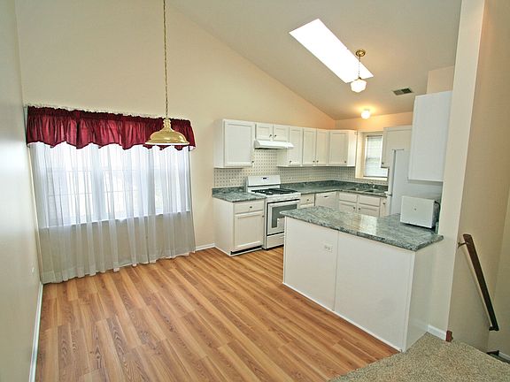 4th image of 1942 Heron Ave Unit D