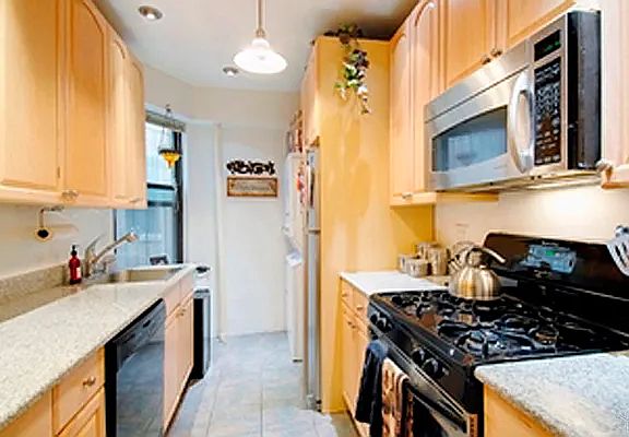 2nd image of 55 W 95th St APT 3