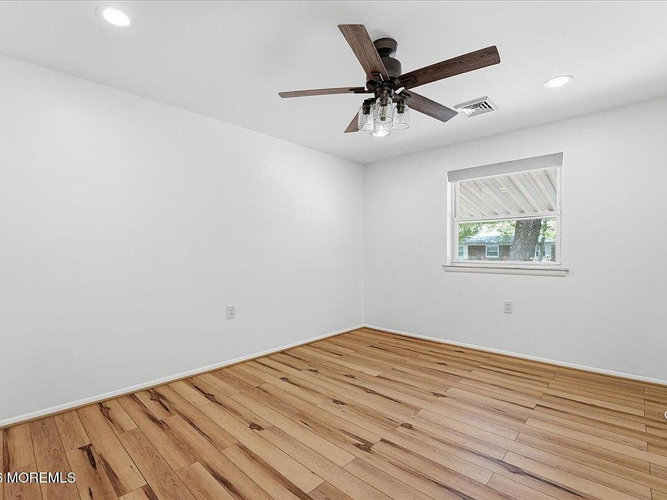 1st image of 10 H Bennington Lane