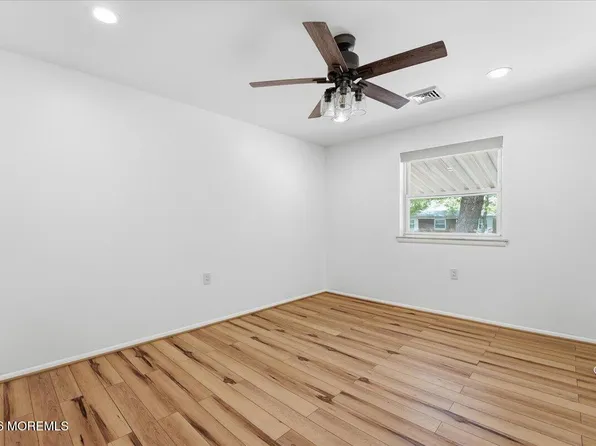 10 H Bennington Lane, Manchester, NJ 08759
