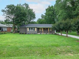 808 Maple Hill Dr, Tullahoma, TN 37388