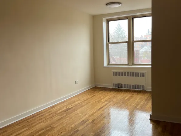 67-25 Clyde Street 5T image 3 of 8