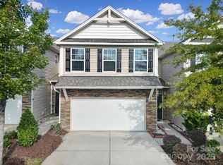 832 Summerlake Dr, Fort Mill, SC 29715