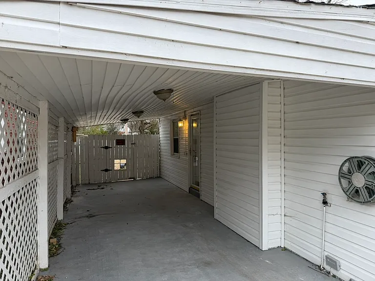 1114 Mona Dr — Photo 11
