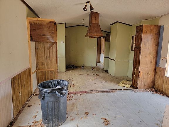 2nd image of 9246 Patricia Ln