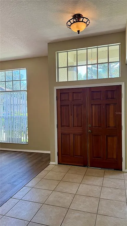 4 bed, 2.0 bath, 2067 sqft, $2,500 — Photo 4