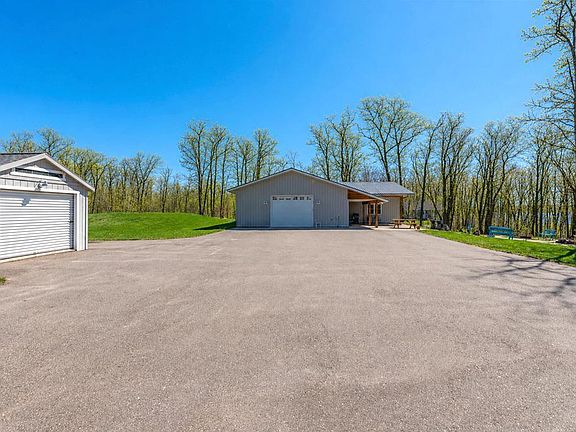 3rd image of 22885 Rabbit Foot Ln