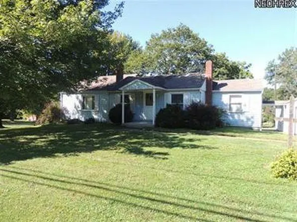 390 N Broad St, Canfield, OH 44406