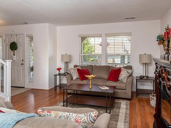 5th image of 1347 Mountain Ash Way