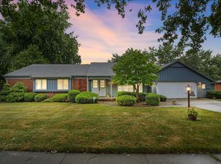 3104 Meadowbrook Dr, Champaign, IL