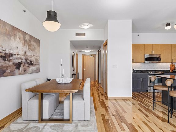 5th image of 215 10th Ave S Unit 707