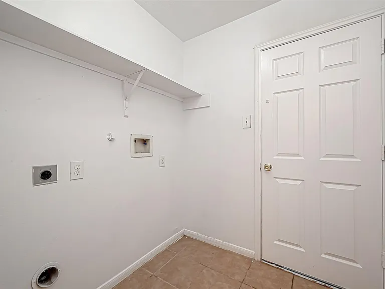 7127 Sedona Ct — Photo 21