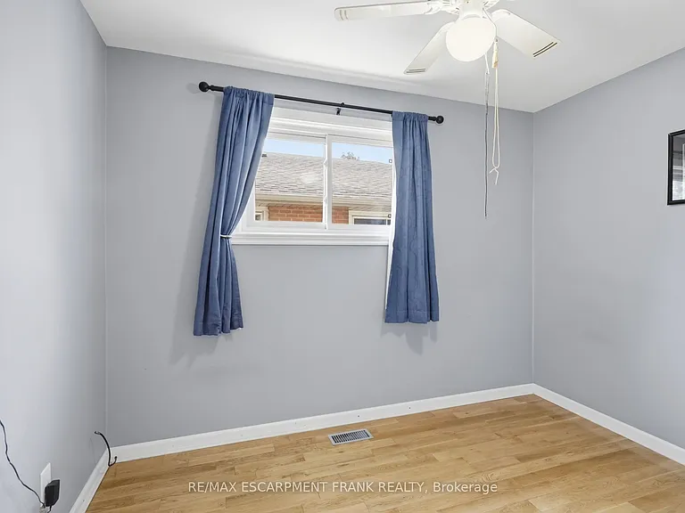 95 E 18th St #1 — Photo 21