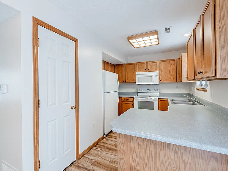 410 W Todd Cir — Photo 10